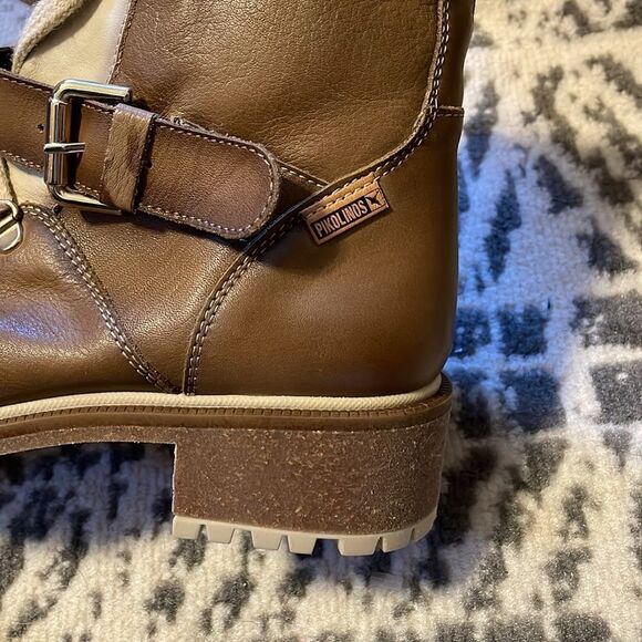 Pikolinos Aspe Lace Up Boots in Olive - Picture 10 of 13